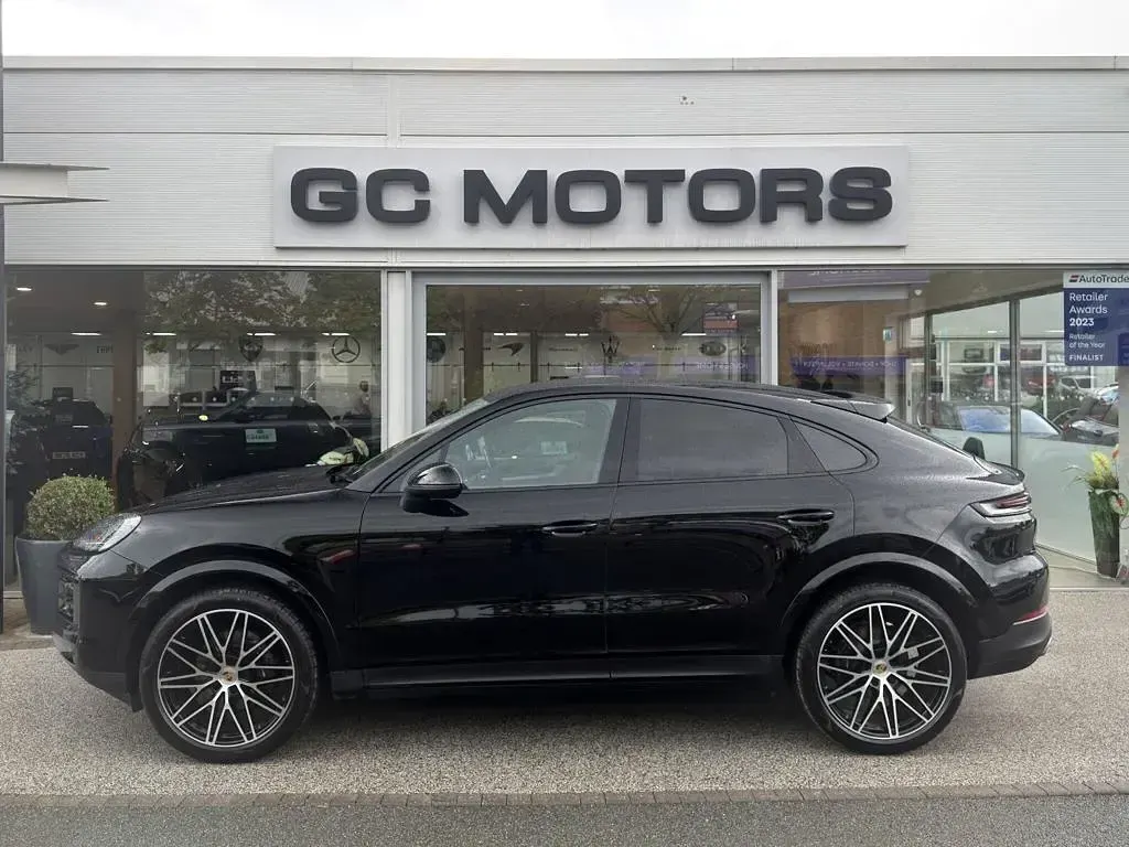 Used Porsche Cayenne 353 HP (259 kW) 2023 Black SUV