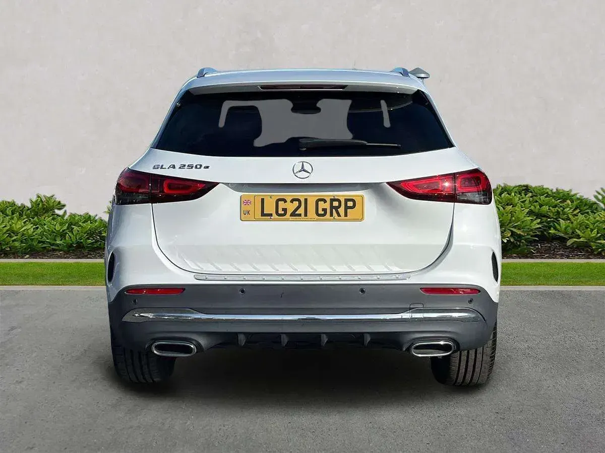 Used Mercedes GLA250 Exclusive 2021 White SUV