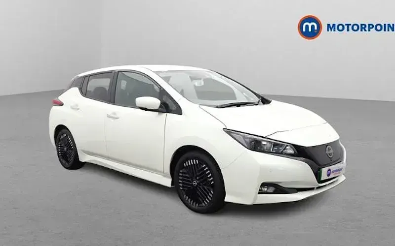 Used Nissan Leaf N-Connecta 110 kW (150 HP) 2025 Hatchback