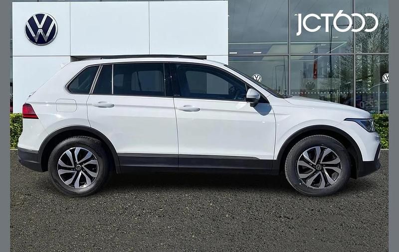 Used VW Tiguan Active 150 HP (110 kW) 2022 White SUV