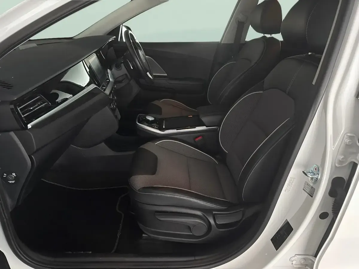 Usado Kia e-Niro 147 kW (201 HP) 2022 Branco SUV
