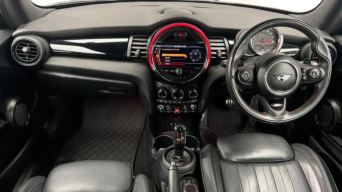 Used Mini John Cooper Works Hatch 228 HP (167 kW) 2019 Silver Hatchback