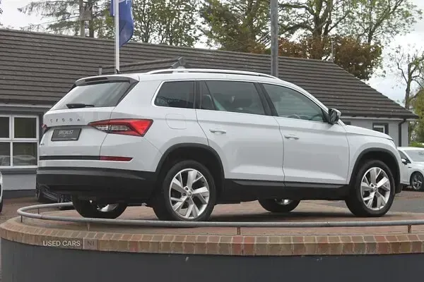 Begagnad Skoda Kodiaq 150 HK (110 kW) 2020 Vit SUV