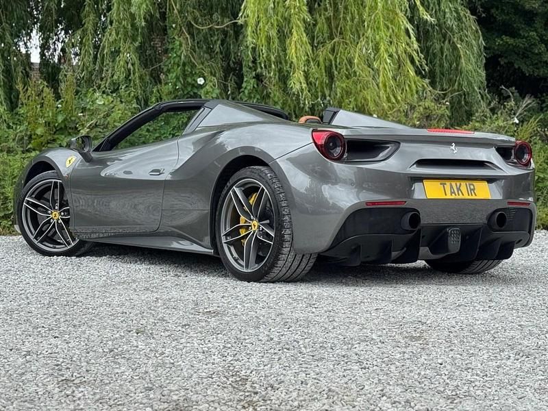 Used Ferrari 488 659 HP (484 kW) 2016 Grey Cabriolet