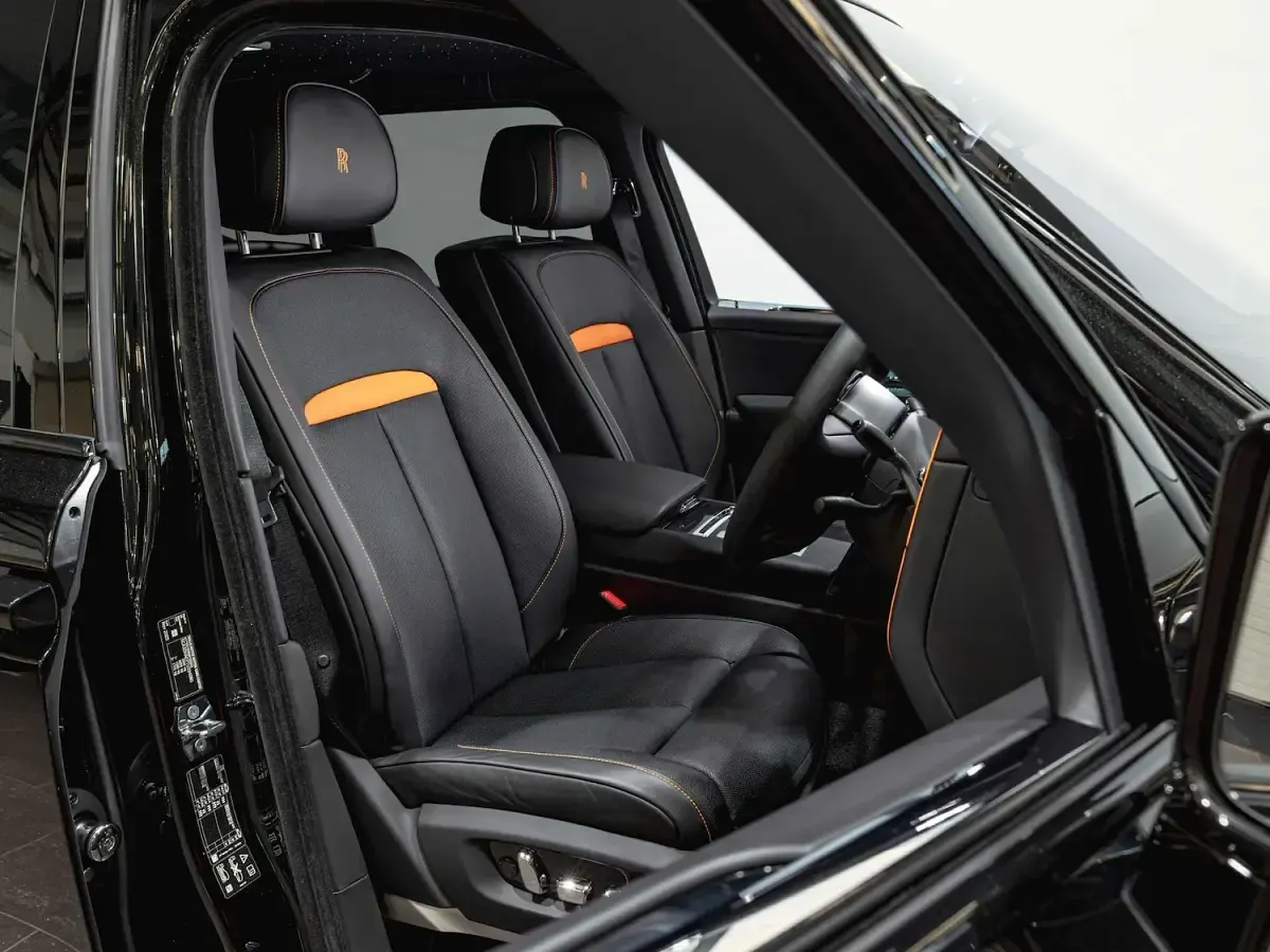 New Rolls Royce Cullinan 563 HP (414 kW) 2026 Black SUV