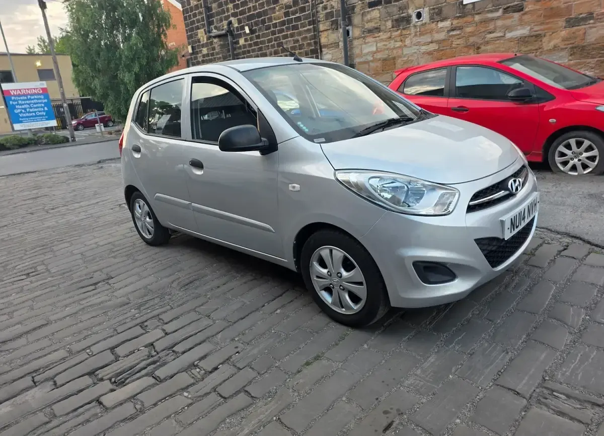 Used Hyundai i10 Classic 85 HP (62 kW) 2014 Silver Hatchback