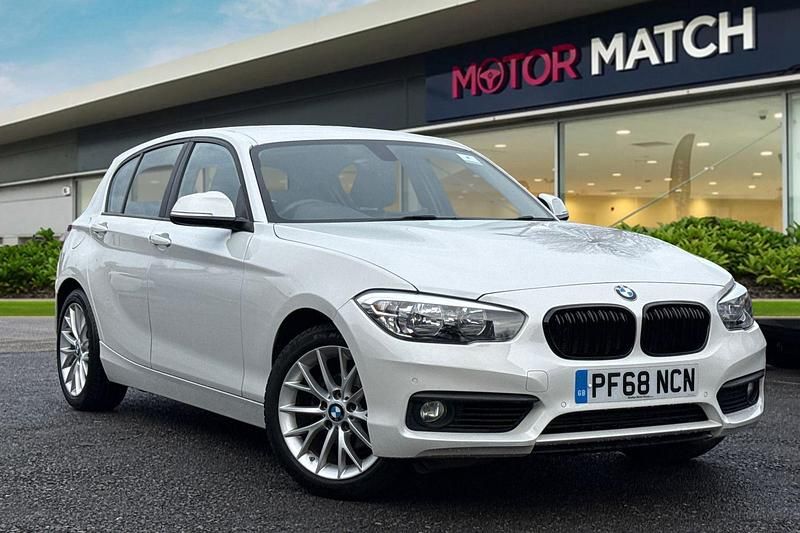 Used BMW 118 Comfort Edition 2018 White Hatchback