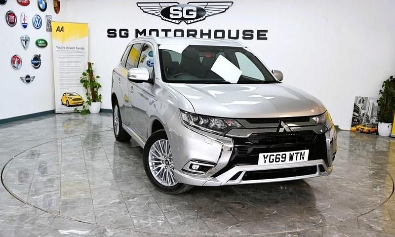 Used Mitsubishi Outlander P-HEV 2019 Silver Estate