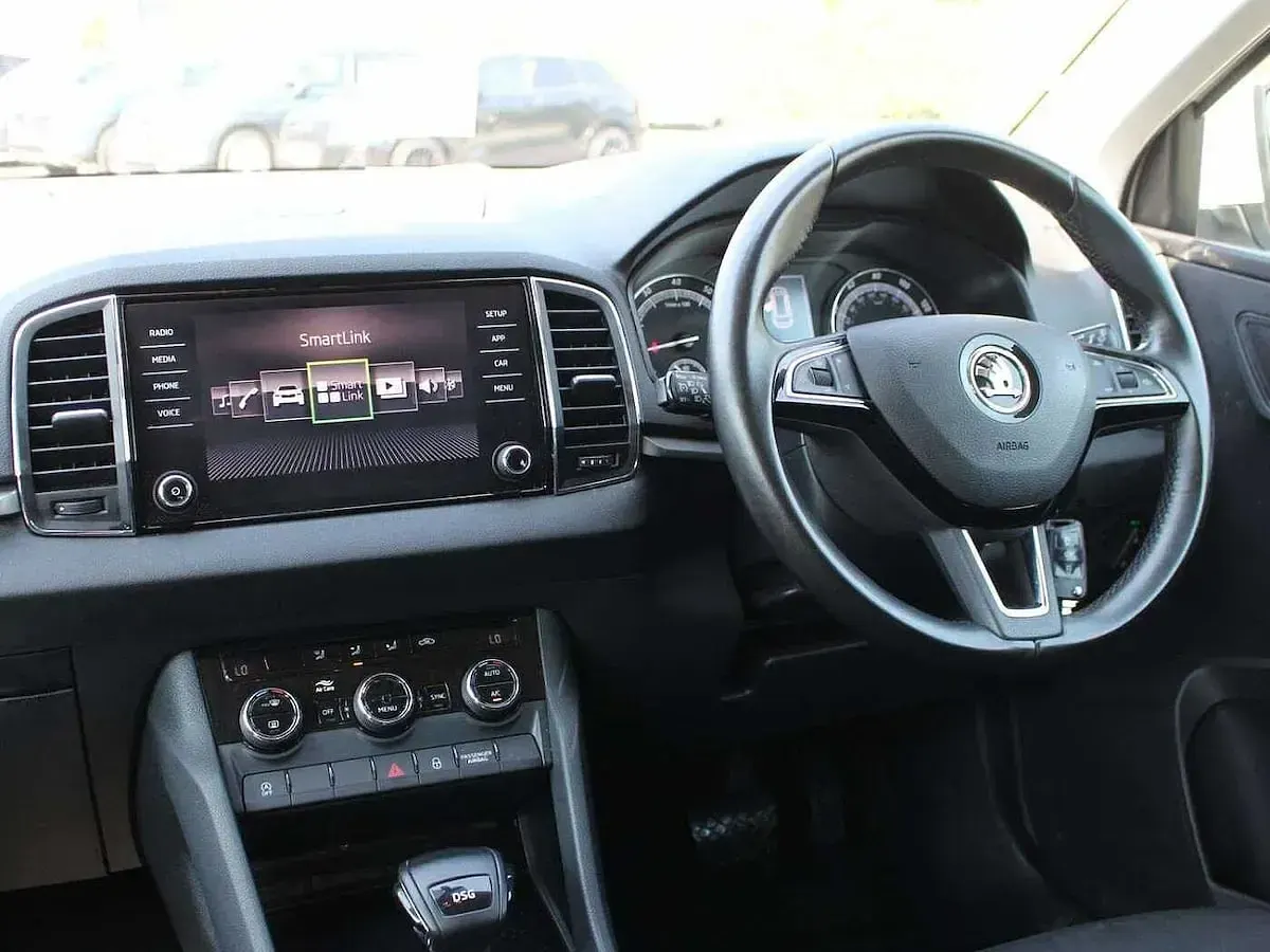 Used Skoda Karoq SE 150 HP (110 kW) 2018 White SUV