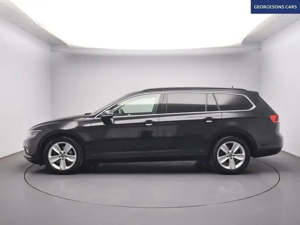 Used VW Passat SE 150 HP (110 kW) 2023 Black Estate