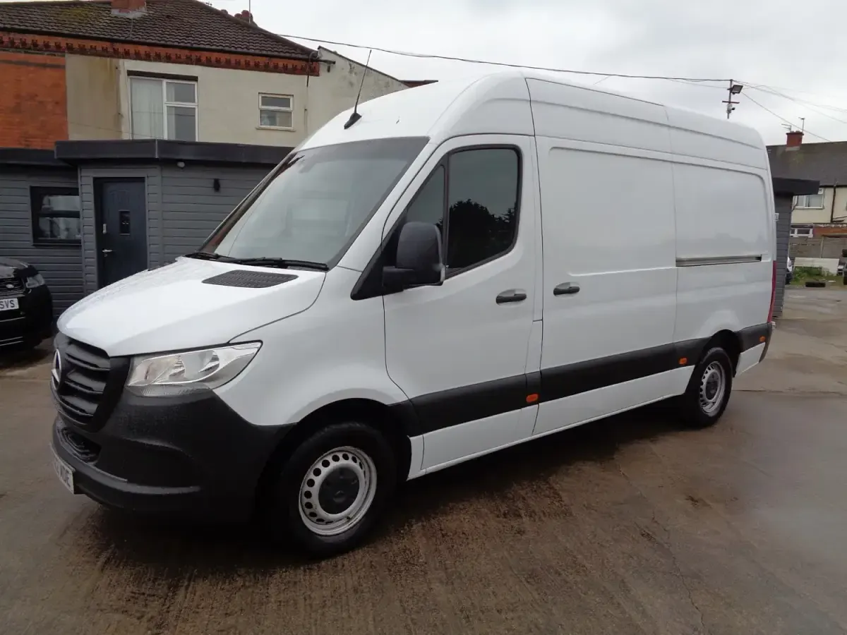 Used Mercedes Sprinter Progressive 150 HP (110 kW) 2022 White Van