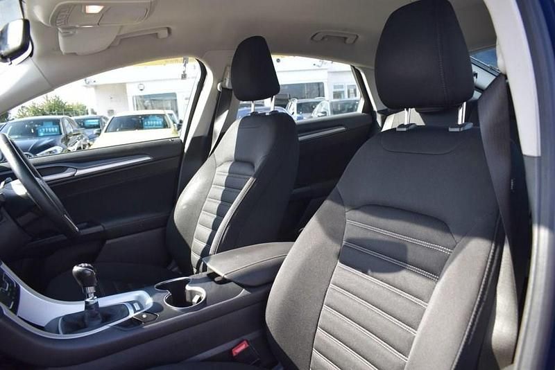 Begagnad Ford Mondeo Style 120 HK (88 kW) 2017 Blå Halvkombi