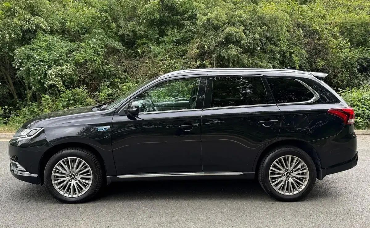 Used Mitsubishi Outlander P-HEV 2018 Black SUV