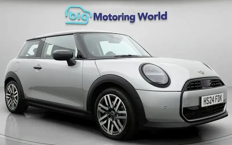 Used Mini Cooper Classic 156 HP (114 kW) 2024 Hatchback