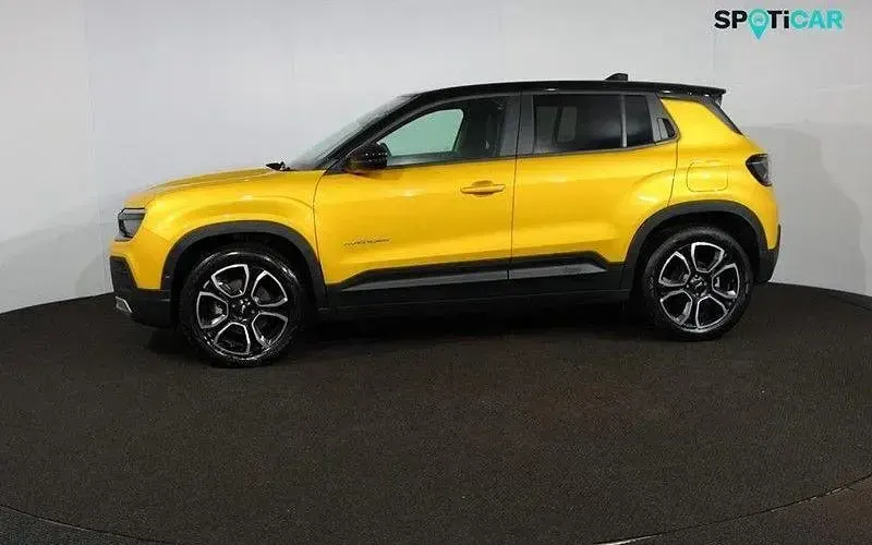 Begagnad Jeep Avenger Summit 114 kW (156 HK) 2024 Gul SUV