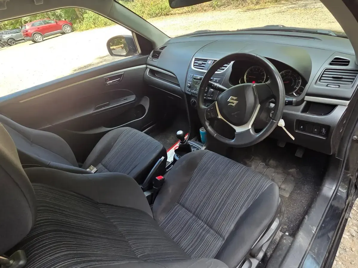 Used Suzuki Swift 94 HP (69 kW) 2015 Black Hatchback