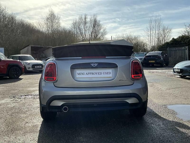 Used Mini Cooper Classic 134 HP (98 kW) 2023 Silver Hatchback