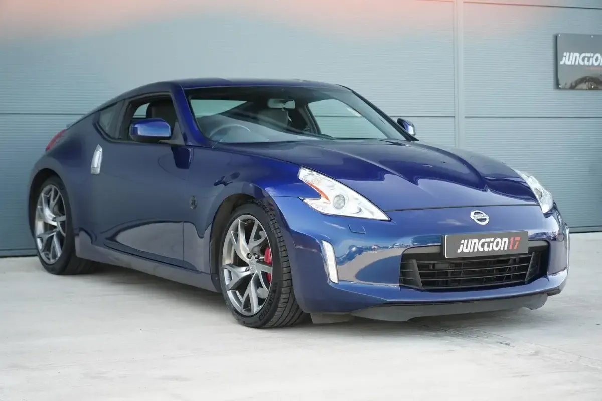 Used Nissan 370Z GT 328 HP (241 kW) 2016 Blue Coupe