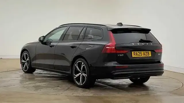 Used Volvo V60 Ultra 197 HP (144 kW) 2025 Black Estate