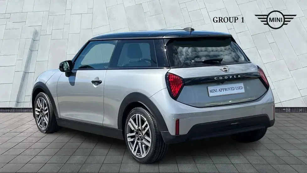 Used Mini Cooper Hatch 154 HP (113 kW) 2024 Silver Hatchback
