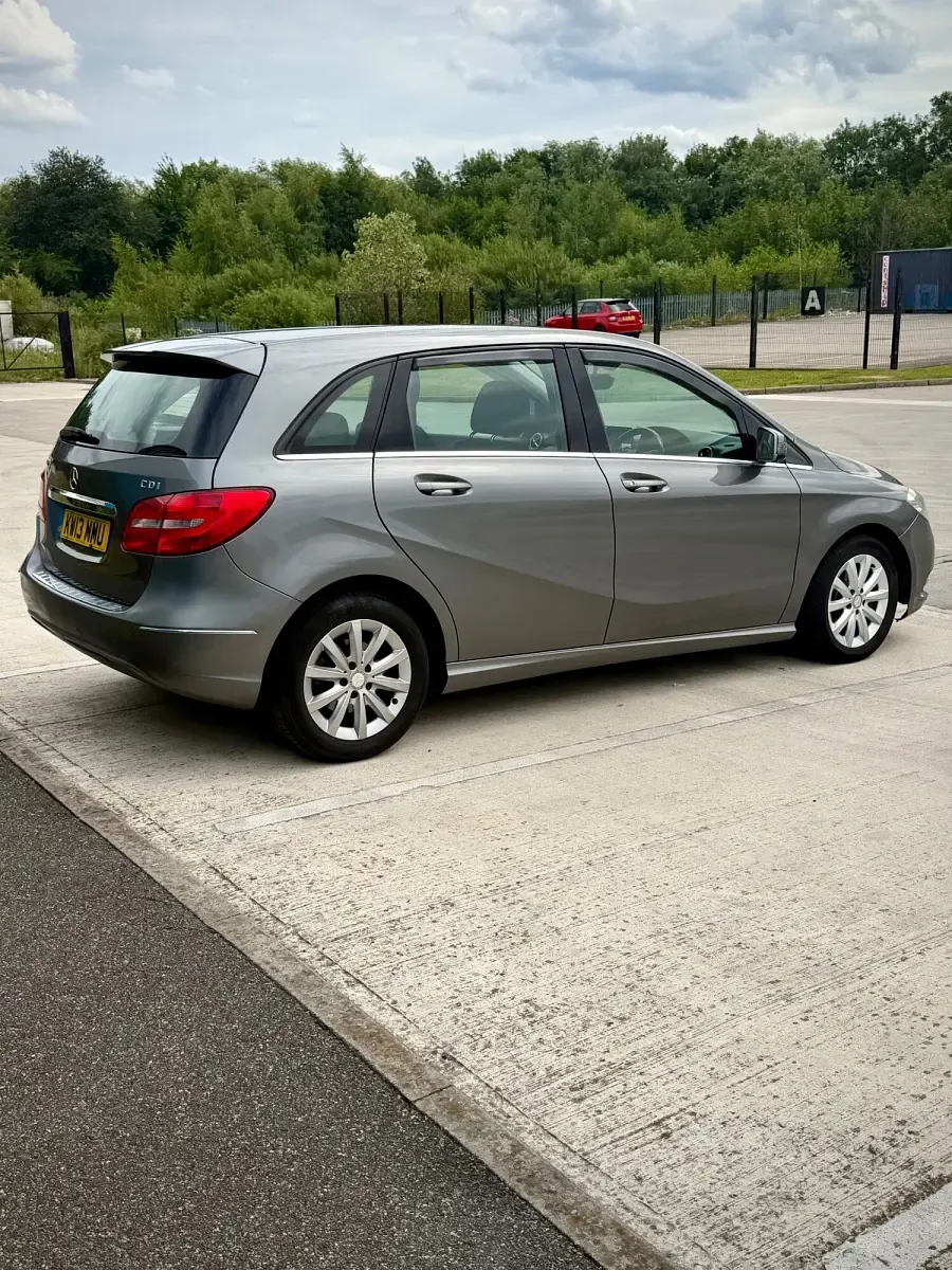 Used Mercedes B180 SE 2013 Grey Hatchback