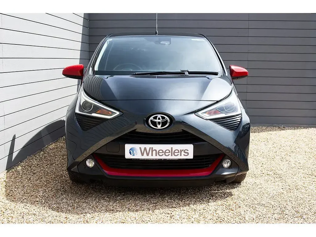 Used Toyota Aygo Trend 72 HP (52 kW) 2021 Grey Hatchback