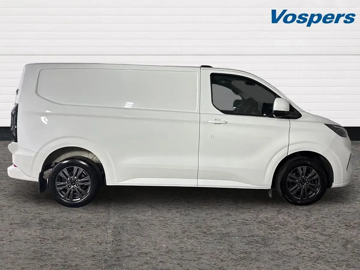 Used Ford Transit Custom Limited 136 HP (100 kW) 2025 White Van
