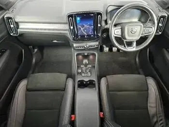 Used Volvo XC40 R-Design 163 HP (119 kW) 2021 Red SUV