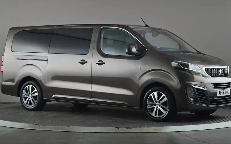 Usado Peugeot Traveller Allure 150 HP (110 kW) 2020 Monovolume
