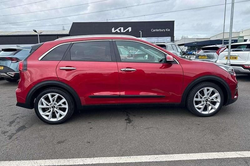Used Kia Niro 141 HP (103 kW) 2021 Red SUV
