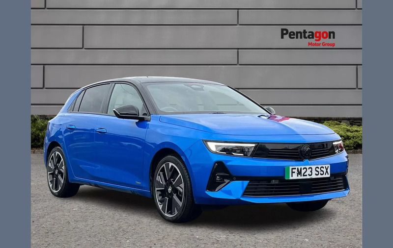 Blue Used 2023 Vauxhall Astra Ultimate Hatchback | £19,995 (Super price) - Image 1/4