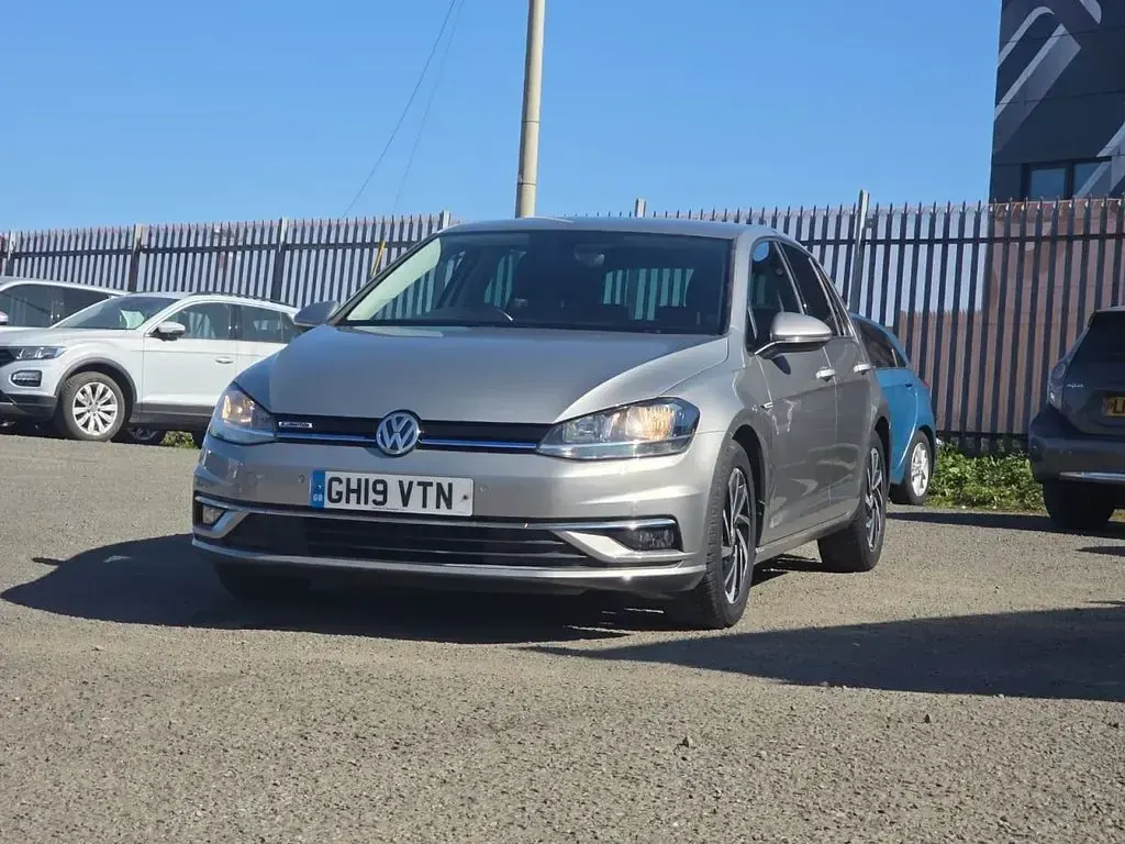 Used VW Golf VII Match 130 HP (95 kW) 2019 Silver Hatchback