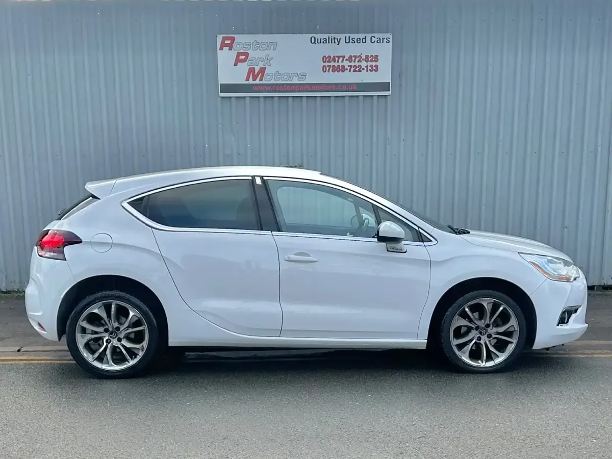 Używany Citroën DS4 Start 115 KM (84 kW) 2014 Biały Hatchback
