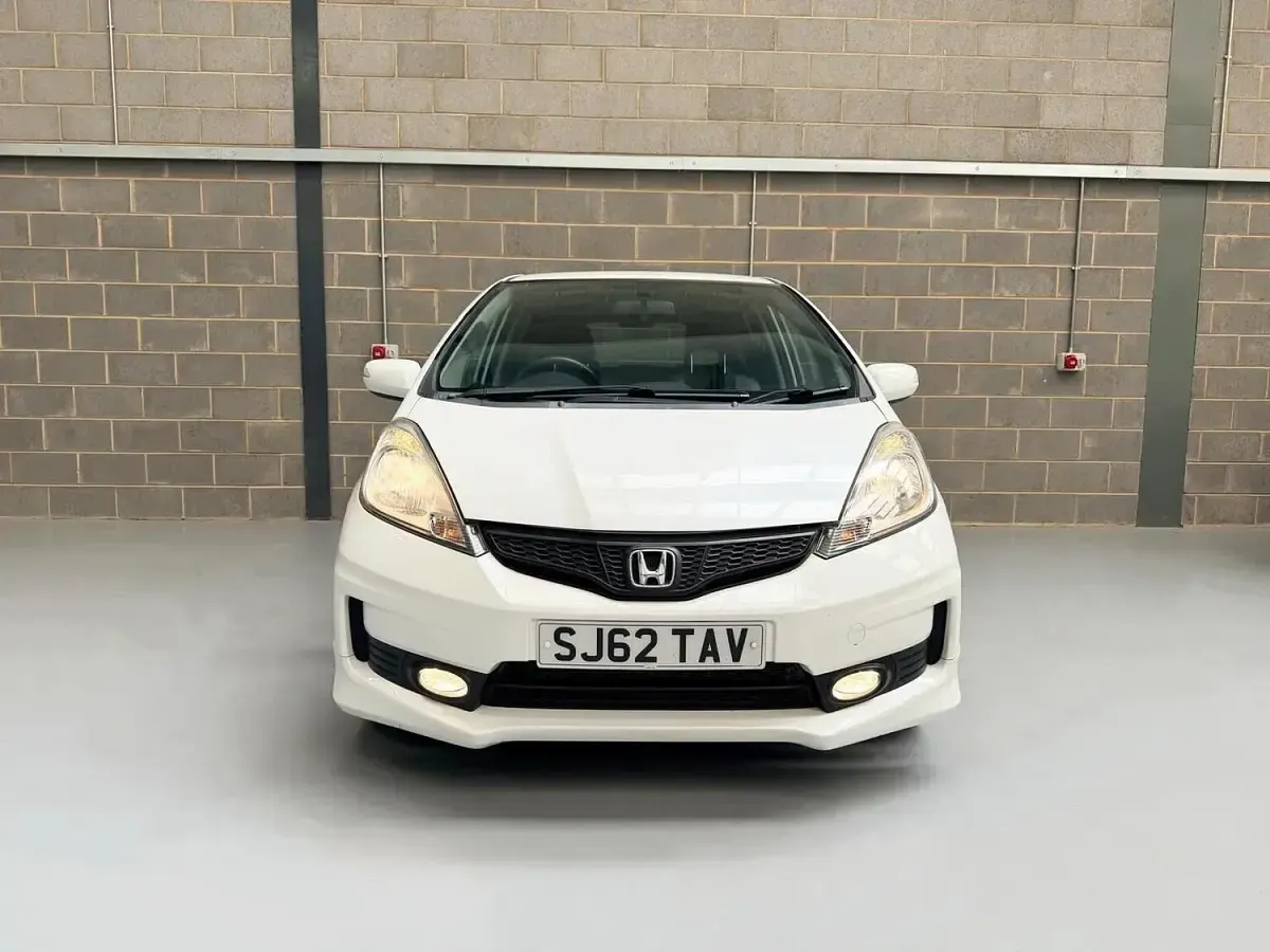 Used Honda Jazz SI 99 HP (72 kW) 2012 White Hatchback