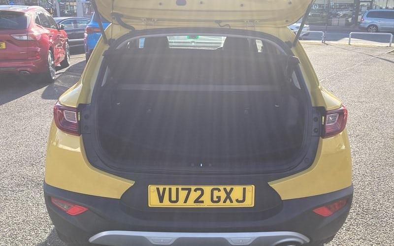 Used Kia Stonic 120 HP (88 kW) 2022 Yellow SUV