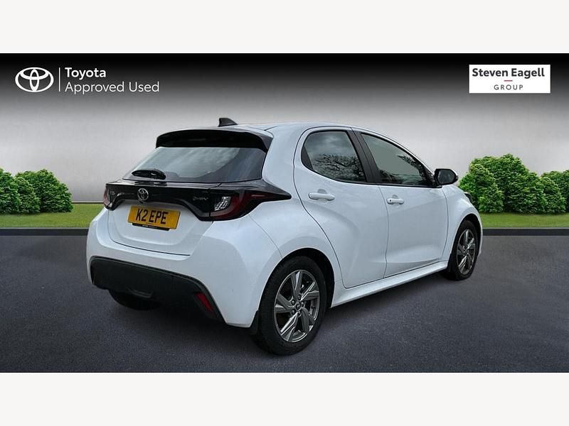 Used Toyota Yaris Hybrid 2025 White Hatchback