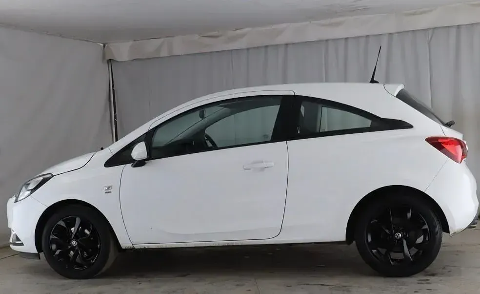 Used Vauxhall Corsa SRi 2015 White Hatchback