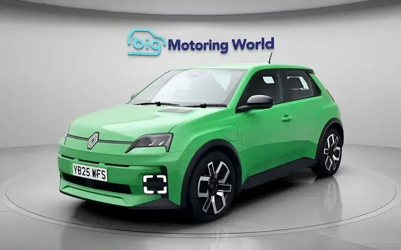 Used Renault 5 E-Tech Evolution 89 kW (122 HP) 2025 Hatchback