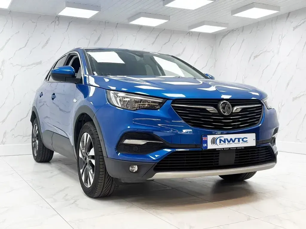 Used Vauxhall Grandland X Sport 130 HP (95 kW) 2018 Blue SUV