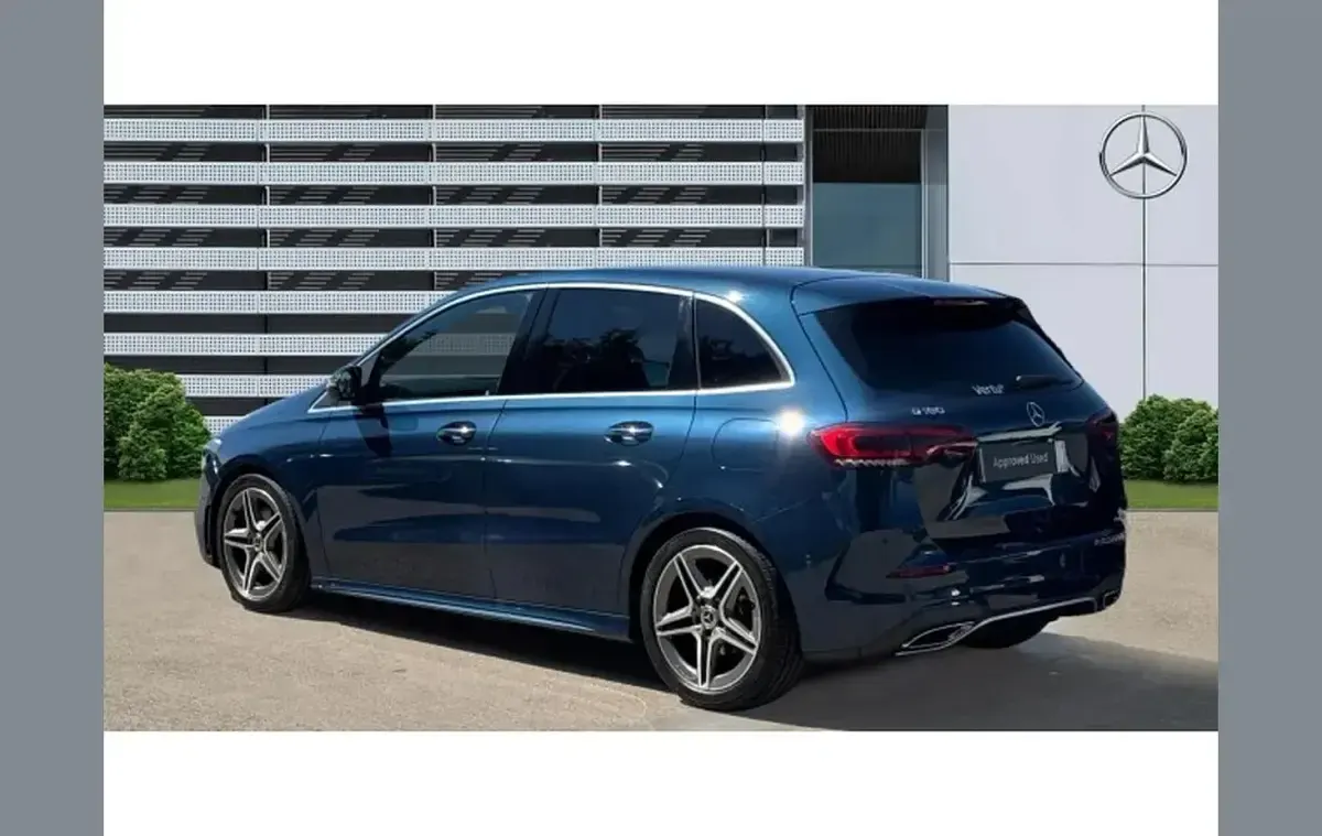 Used Mercedes B180 AMG Line Premium 134 HP (98 kW) 2020 Blue Hatchback