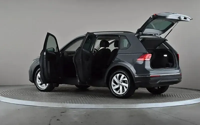 Used VW Tiguan Life 150 HP (110 kW) 2023 Grey SUV