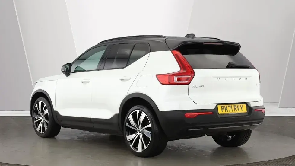 Used Volvo XC40 Pro 300 kW (408 HP) 2021 White SUV