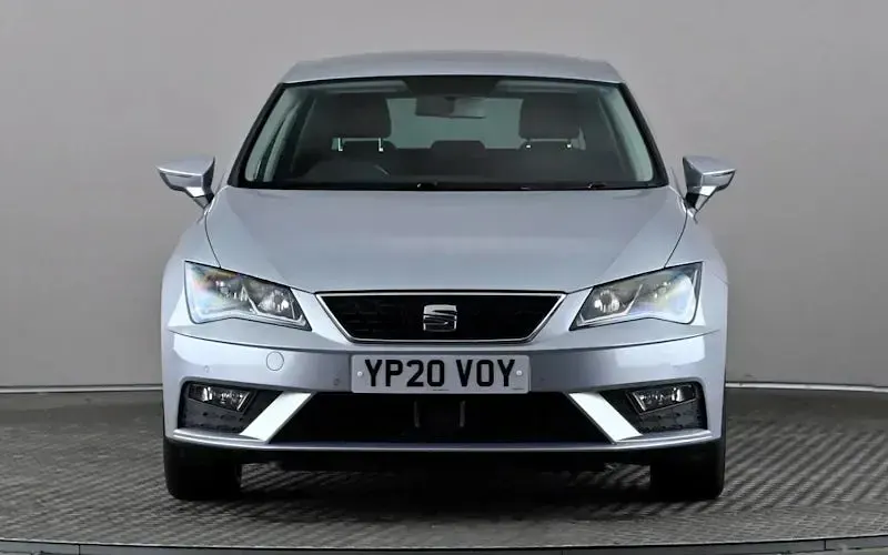 Used Seat Leon SE Dynamic 116 HP (85 kW) 2020 Silver Hatchback