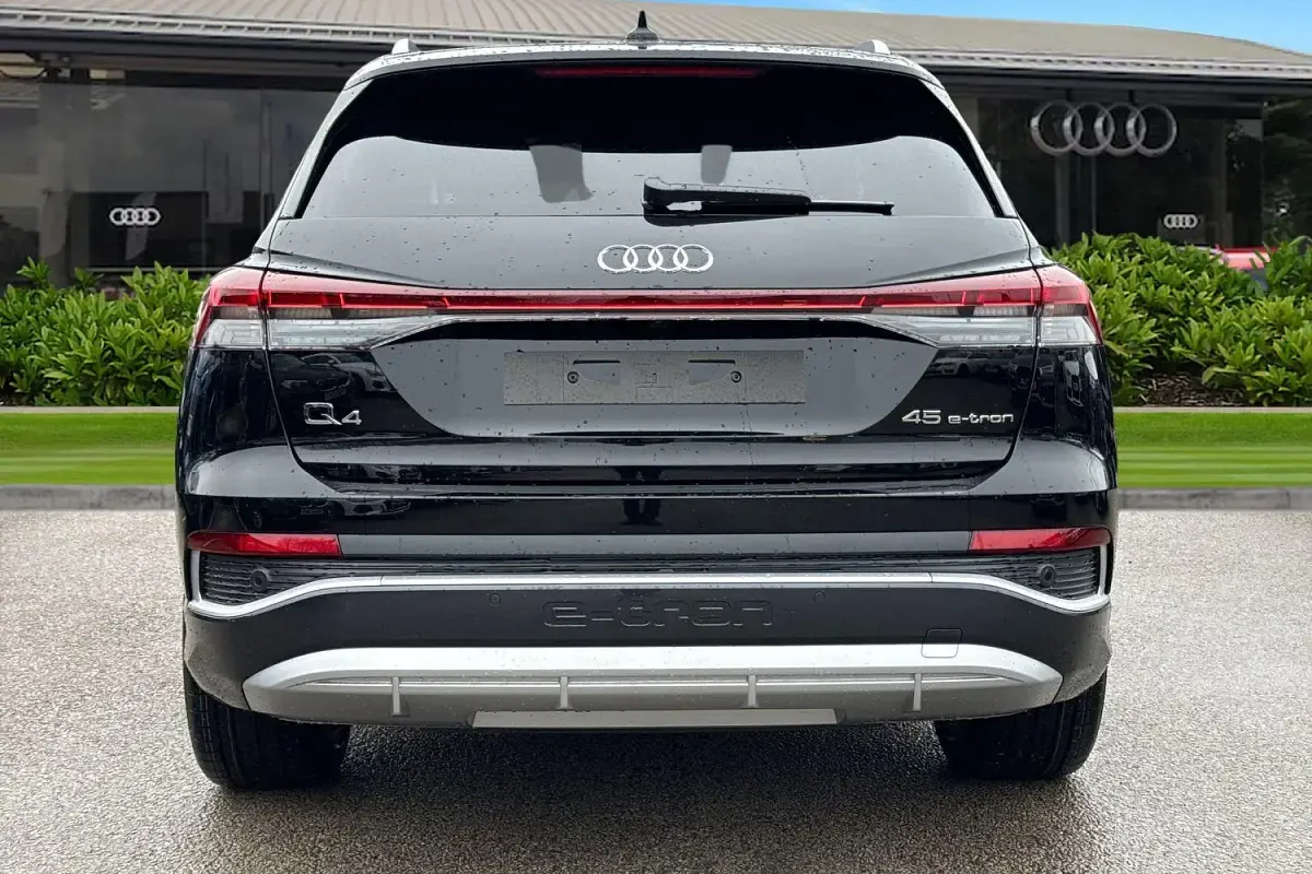 New Audi Q4 e-tron S-Line 210 kW (286 HP) 2026 Black SUV