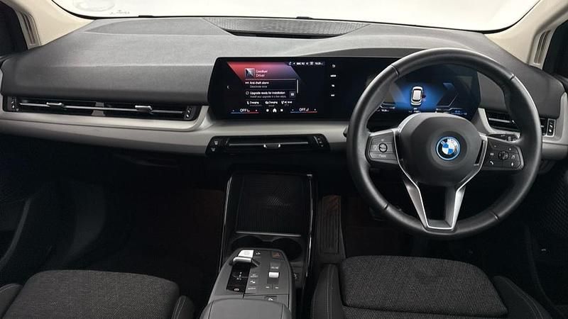 Used BMW 225 Active Tourer Sport Line 242 HP (177 kW) 2025 White MPV