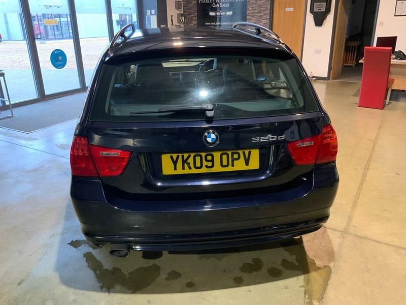 Used BMW 320 2009 Blue Estate