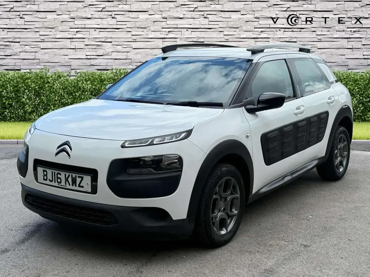 Used Citroën C4 Feel 2016 White SUV