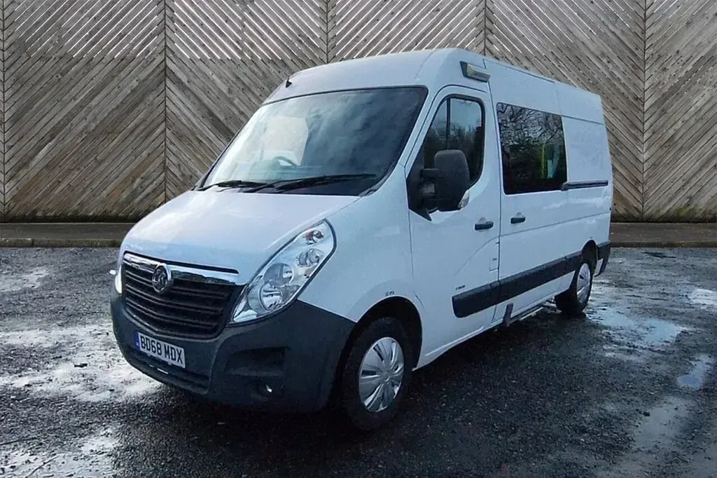 Second-hand Vauxhall Movano 130 CP (95 kW) 2019 Alb Monovolum