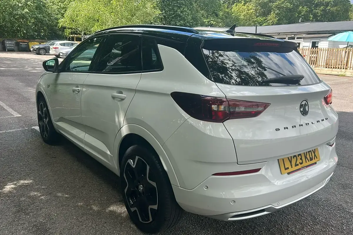 Used Vauxhall Grandland X Ultimate 130 HP (95 kW) 2023 White SUV