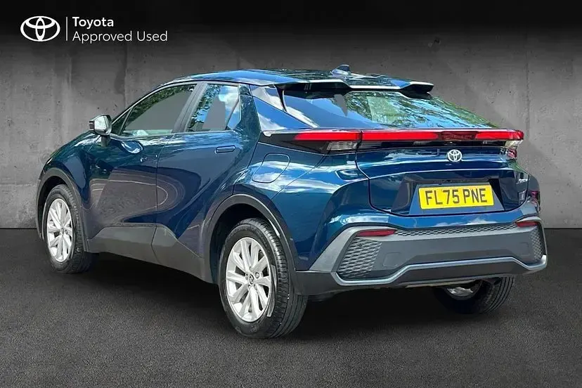 Used Toyota C-HR 138 HP (101 kW) 2025 Midnight teal SUV
